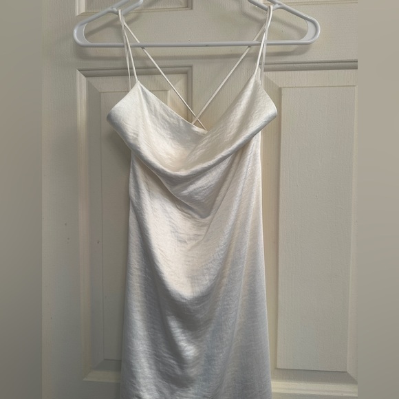 Elliatt Aisle Dress. NWOT. - Picture 5 of 6